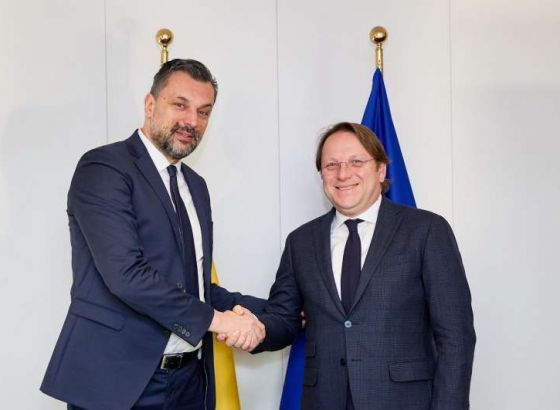 Konaković sa Varhelyijem u Briselu