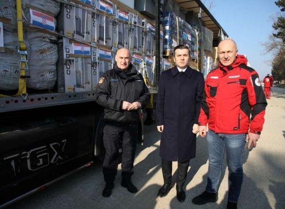 Prvi humanitarni konvoj iz Hrvatske krenuo za Tursku