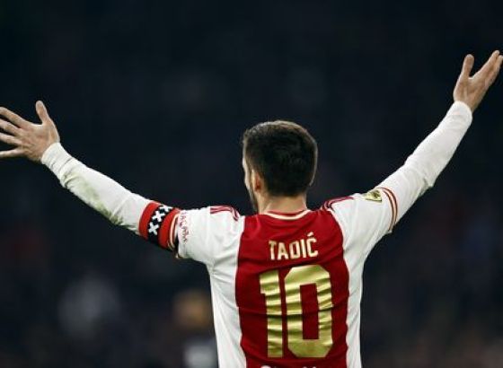 Tadić jedini nije nosio traku kao znak podrške Turskoj
