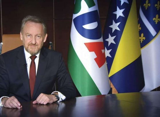 Izetbegović predložio Nikšiću i Čoviću sastanak kako bi bio postignut cjelovit politički dogovor