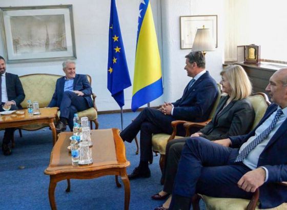 Novalić i dopremijeri Milićević i Drljača razgovarali sa potpredsjednicima FBiH Lendom i Stojanovićem
