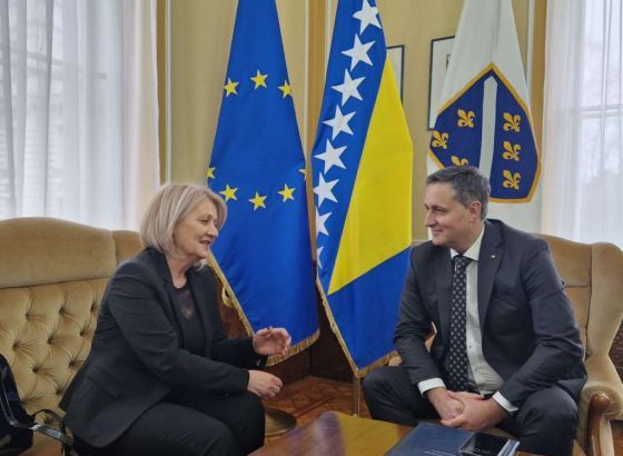 Krišto informisala Bećirovića o intenziviranju rada Vijeća ministara BiH