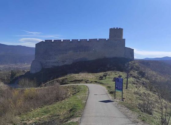 Stari grad Sokolac mjesto susreta triju velikih kultura
