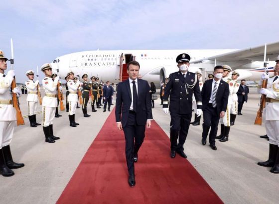 Macron zatražio od Xija da urazumi Rusiju oko rata u Ukrajini