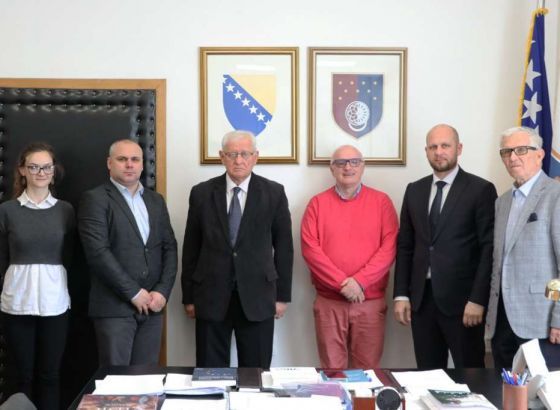 Okerić i eksperti o mogućnostima reforme nadležnosti i teritorijalne organizacije Sarajeva