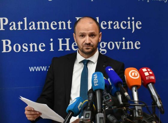 Klub Bošnjaka pozvao poslanike da danas ne glasaju za imenovanje Vlade FBiH (VIDEO)