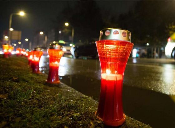 Večeras u Zagrebu paljenje svijeća u spomen ubijenima u beogradskoj školi