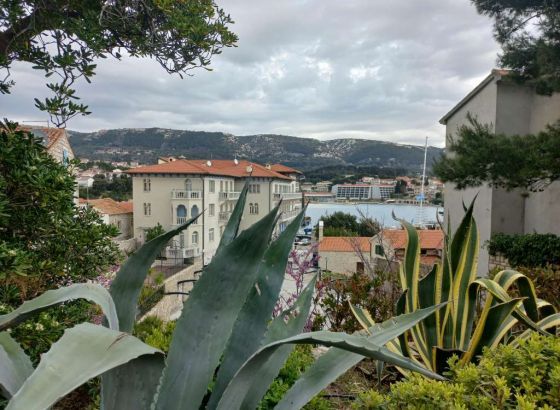 Najsretniji otok na Jadranu skriva bogatu povijest, kalendarski urbanizam i 900 godina stare delicije
