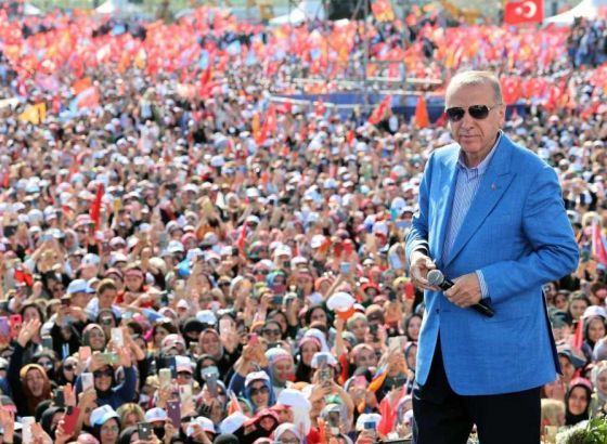 Erdogan po anketi zaostaje pet posto za Kilicdarogluom