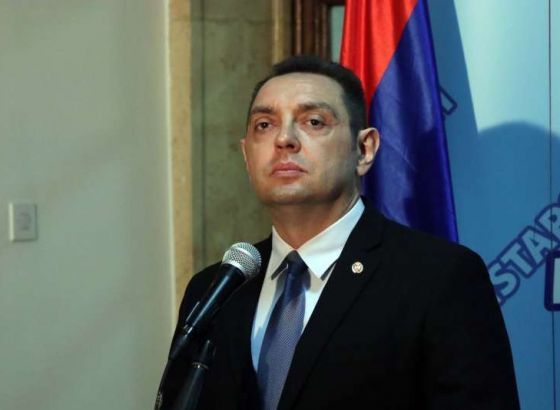 Srbijanska oporba predala Vladi zahtjev za ostavkama Gašića i Vulina