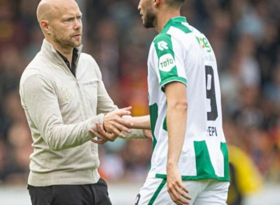Crni dim prekrio Groningen, utakmica Ajaksa prekinuta