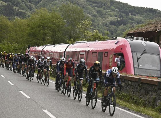Kort pobjednik 10. etape Đira, Tomasu ružičasta majica