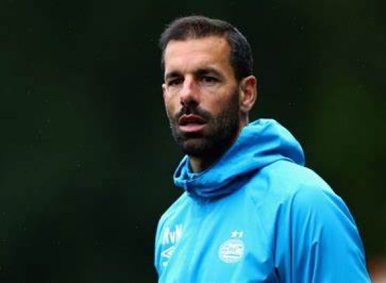 Van Nistelroj otišao kolo prije kraja sezone