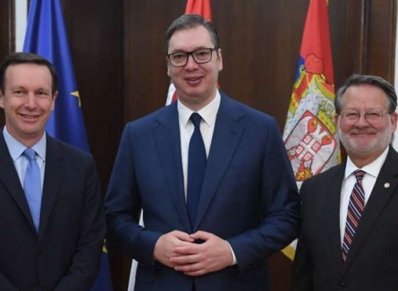 Vučić u Beogradu razgovarao s američkim senatorima Murphyjem i Petersom