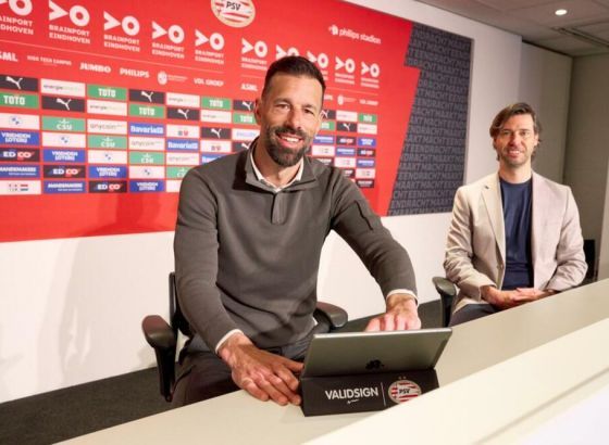 Nije imao podršku uprave: Van Nistelroj napustio PSV