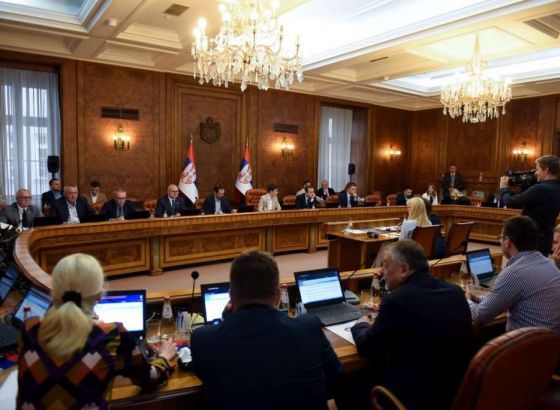 Vlada Srbije nakon tragedije u školi skratila školsku godinu do 6. lipnja