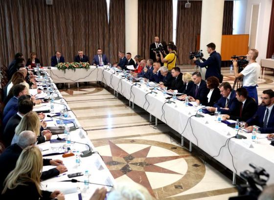 U Banja Luci počela zajednička sjednica vlada Federacije BiH i Republike Srpske