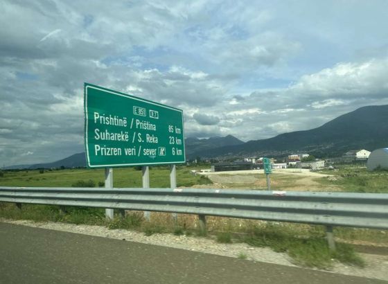 Kolone kamiona sa srpskom robom na Jarinju, Merdaru i Končulju