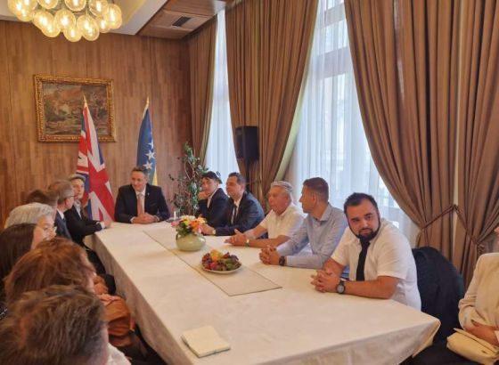 Bećirović posjetio Ambasadu BiH u Londonu i razgovarao sa predstavnicima bh. dijaspore