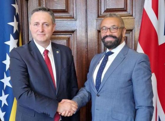 Bećirović u Londonu: Dodika smijeniti prije nego što izazove sukob