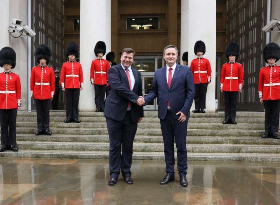Bećirović u Londonu: Međunarodna zajednica mora biti odlučna i ne dozvoliti destabilizaciju u BiH