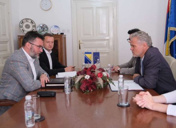 Košarac zatražio od Sattlera sastanak u EK u vezi sa Trgovskom gorom, te sanacijom svinjske kuge