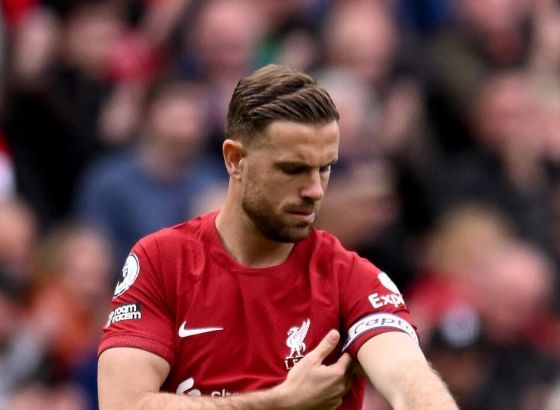 Liverpul ostaje bez kapitena: Henderson se dogovorio sa Al Etifakom