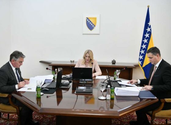 Na Bećirovićev zahtjev za danas zakazana vanredna sjednica Predsjedništva BiH