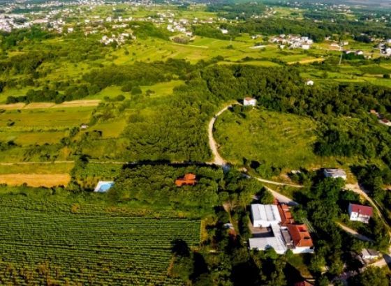 MOJE SELO TVOJA DESTINACIJA: VINARIJA, AGRO I SEOSKI TURIZAM PORODICE OSTOJIĆ