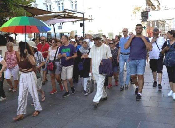 Sarajevo 'preplavili' turisti iz regije i svijeta (VIDEO)