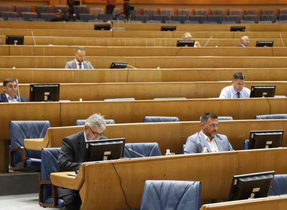 Poslanici BiH usvojili zakone o strancima i vinu, koji se usklađuju s pravnom stečevinom EU