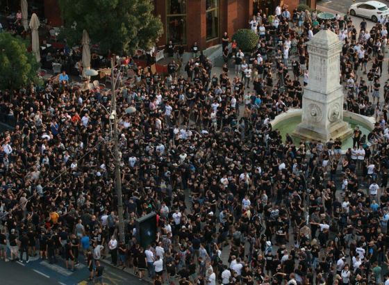 Navijači Partizana u protestnoj šetnji nezadovoljni radom uprave kluba