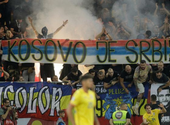 Prekinuta, pa nastavljena utakmica Rumunije i Kosova: Navijači skandirali Kosovo je Srbija