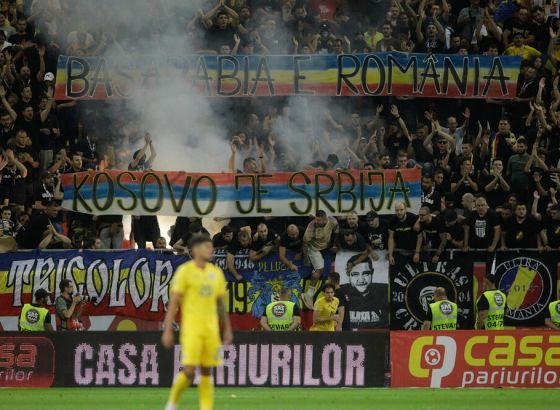 UEFA kaznila Rumuniju zbog transparenata Kosovo je Srbija i Besarabija je Rumunija