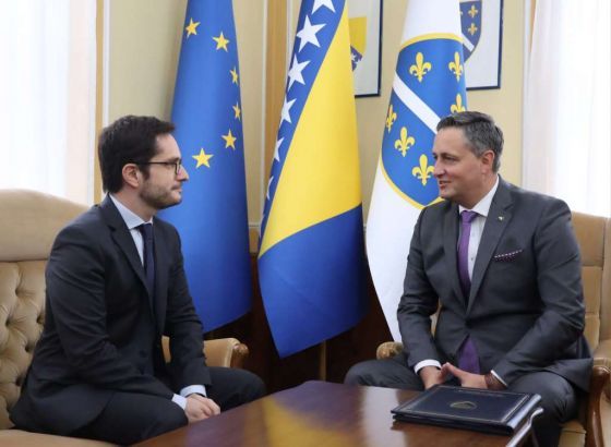 Bećirović razgovarao sa novoimenovanim ambasadorom Republike Francuske Fransoom Delmasom