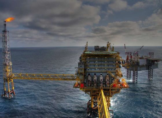 Generalni sekretar organizacije OPEC+ najavio da će cijene nafte ostati povišene