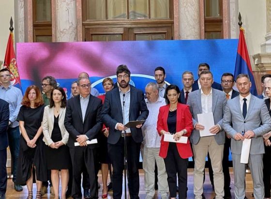 Srbija: Organizatori prosvjeda zatražili skupštinsku sjednicu o odgovornosti Vučića za Banjsku