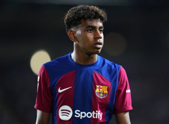 Supertalentirani 16-godišnjak kojeg uspoređuju s Messijem ostaje u Barceloni