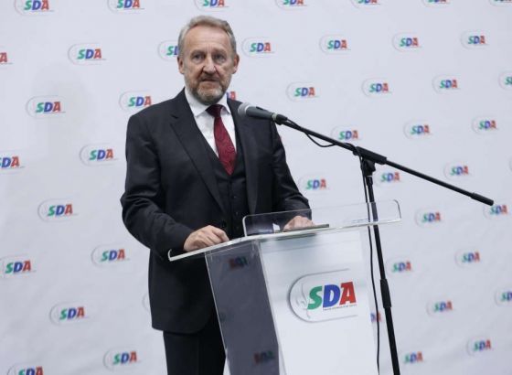 Izetbegović: U fokusu SDA ostaje vladavina prava, predati vođenje stranke mlađim kadrovima