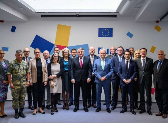 Komšić posjetio 'EU kuću' u Sarajevu i razgovarao s ambasadorima država članica EU