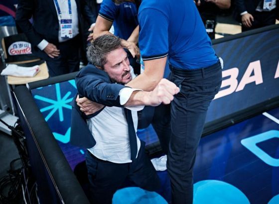 Poceko na klupi Asvela, Njemci nisu dali selektora