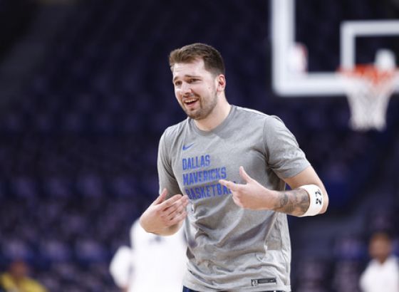 Curry vodio Warriorse do pobjede, nestvarni Dončić