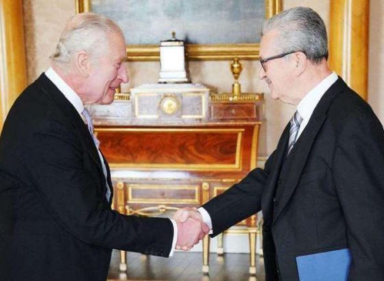 Ambasador BiH Osman Topčagić predao u Londonu akreditive kralju Charlesu