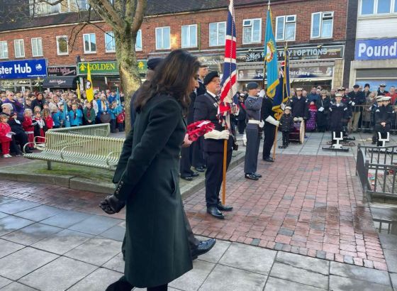 Britanska ministrica smijenjena nakon kontroverznih komentara o propalestinskim protestima