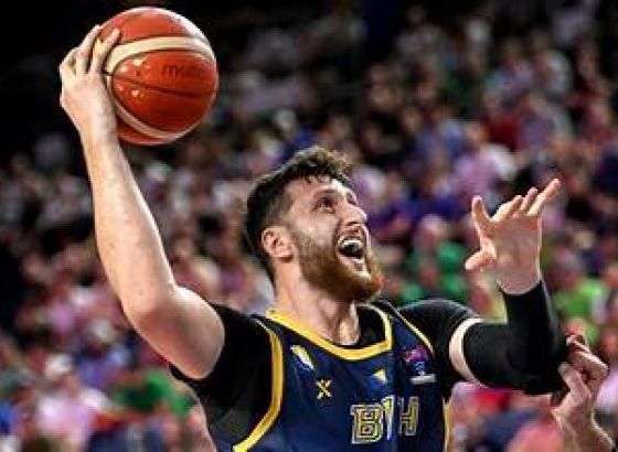 Phoenix pobijedio Minnesotu, Garza ubacio više poena od Nurkića