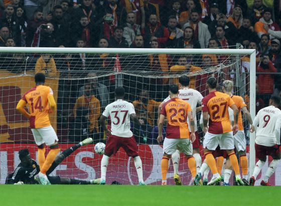 Šou Ziješa i remi u sjajnom meču u Istanbulu, PSV nakon preokreta pobijedio Sevilju