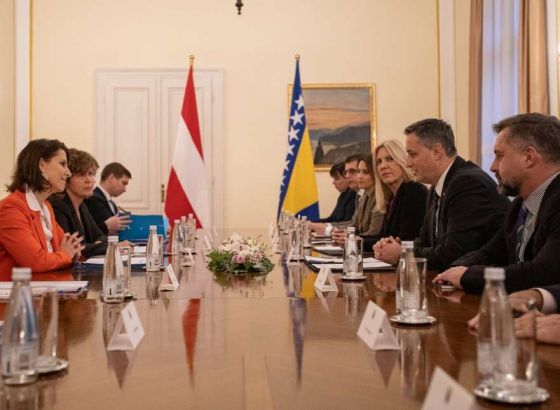 Bećirović i Cvijanović s Edtstadler - Austrija jedan od najvećih i najznačajnijih trgovačkih i investicionih partnera u BiH