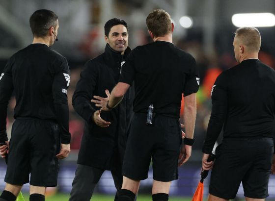 Arteta zbog pretjeranog slavlja s tribina gleda meč sa Aston Vilom