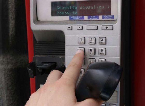 Srbijanski MUP identificirao nekoliko osoba koje dojavljuju o bombama u školama