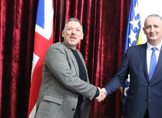 Fondacija Dogs Trust kroz vrijednu donaciju kontinuirano podržava unapređenje dobrobiti pasa u saradnji sa Ministarstvom odbrane